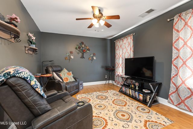 7137 W Arcastle Loop, Southaven, MS 38671