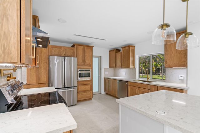 8201 SW 150th Dr, Palmetto Bay, FL 33158