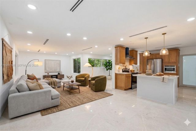 8201 SW 150th Dr, Palmetto Bay, FL 33158