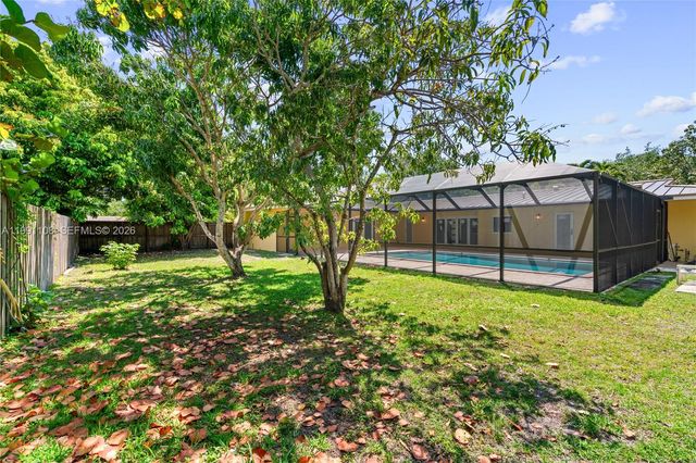 8201 SW 150th Dr, Palmetto Bay, FL 33158