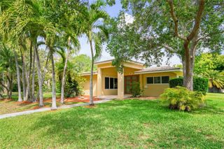 8201 SW 150th Dr, Palmetto Bay, FL 33158