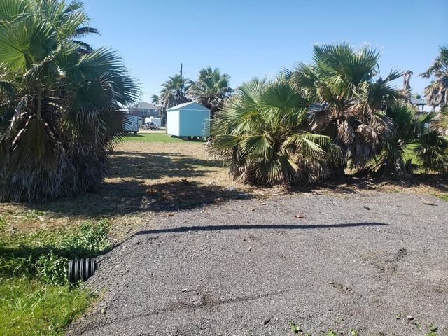 111 Bud Drive, Crystal Beach, TX 77650