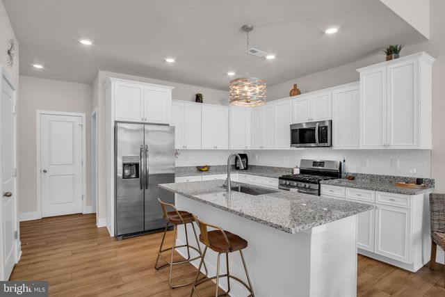 80 BONESET DR, Gettysburg, PA 17325