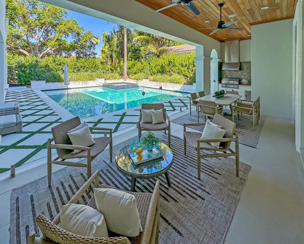 11513 Green Bayberry Drive, Palm Beach Gardens, FL 33418