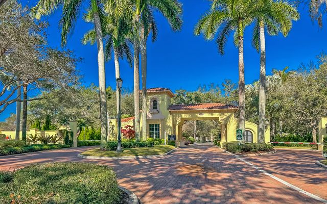 11513 Green Bayberry Drive, Palm Beach Gardens, FL 33418