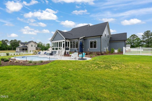 121 Lane Farms Way, Holly Springs, NC 27540