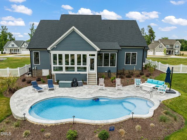 121 Lane Farms Way, Holly Springs, NC 27540