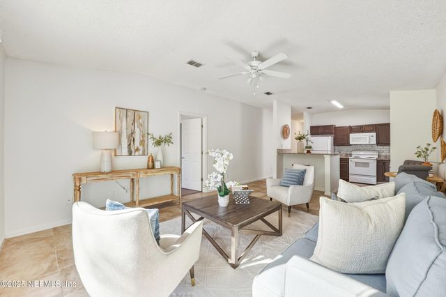 7534 INTERNATIONAL VILLAGE Drive, Jacksonville, FL 32277