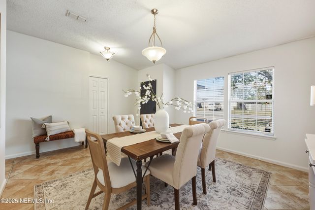 7534 INTERNATIONAL VILLAGE Drive, Jacksonville, FL 32277