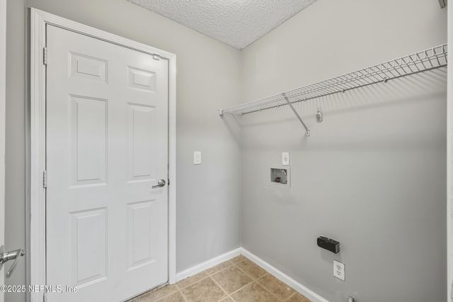 7534 INTERNATIONAL VILLAGE Drive, Jacksonville, FL 32277