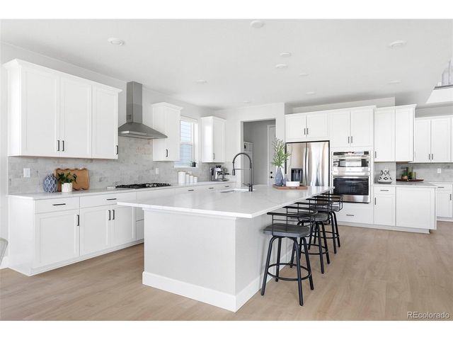 9349 Russell Cir, Arvada, CO 80007