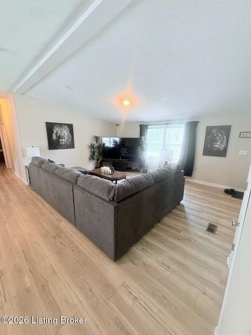 690 Sunset Dr, Vine Grove, KY 40175