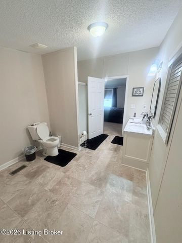 690 Sunset Dr, Vine Grove, KY 40175
