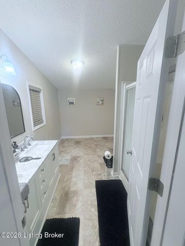 690 Sunset Dr, Vine Grove, KY 40175