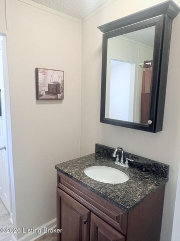 690 Sunset Dr, Vine Grove, KY 40175