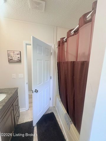 690 Sunset Dr, Vine Grove, KY 40175