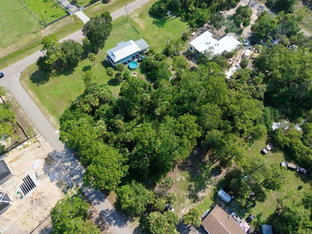 2303 Monroe Avenue, Alva, FL 33920