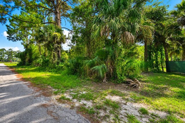 2303 Monroe Avenue, Alva, FL 33920