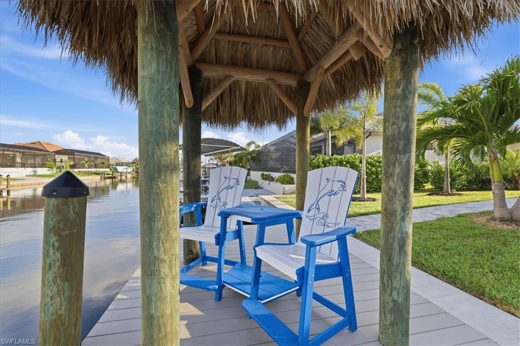 Image 17 of property listing at 105 SW 36th PL, Cape Coral, FL 33991