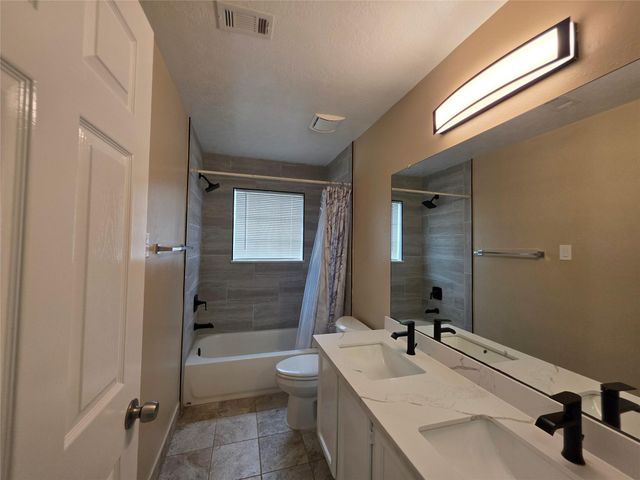 1302 Teal Glen Court, Houston, TX 77062