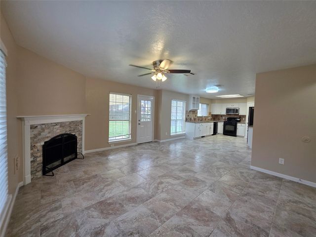 1302 Teal Glen Court, Houston, TX 77062