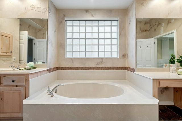 115 Golf View DR, Georgetown, TX 78633