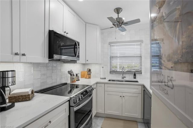 682 Broad AVE S J682, Naples, FL 34102