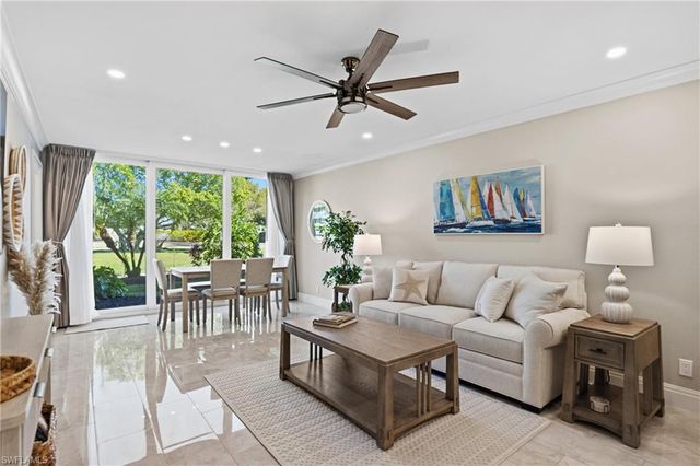 682 Broad AVE S J682, Naples, FL 34102