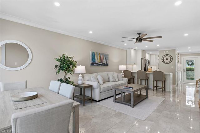 682 Broad AVE S J682, Naples, FL 34102