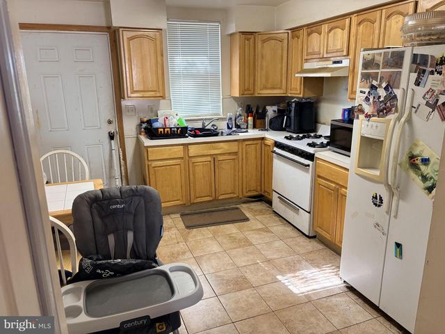 2446 W HUNTINGDON ST, Philadelphia, PA 19132