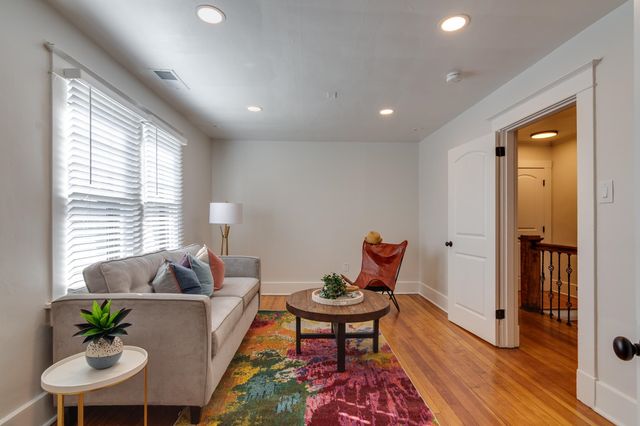 2053 YOUNG AVE, Memphis, TN 38104