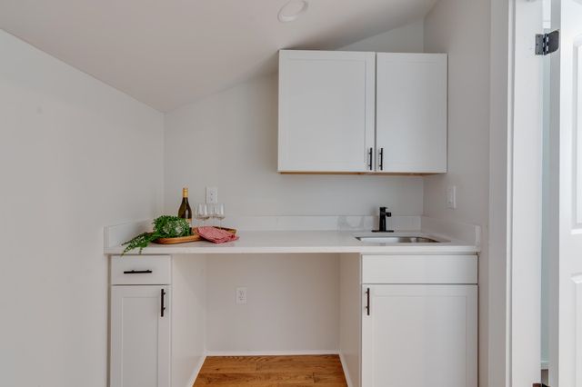 2053 YOUNG AVE, Memphis, TN 38104