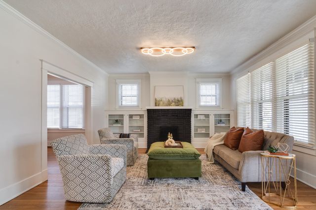 2053 YOUNG AVE, Memphis, TN 38104