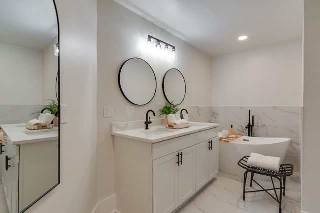 2053 YOUNG AVE, Memphis, TN 38104