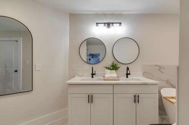 2053 YOUNG AVE, Memphis, TN 38104