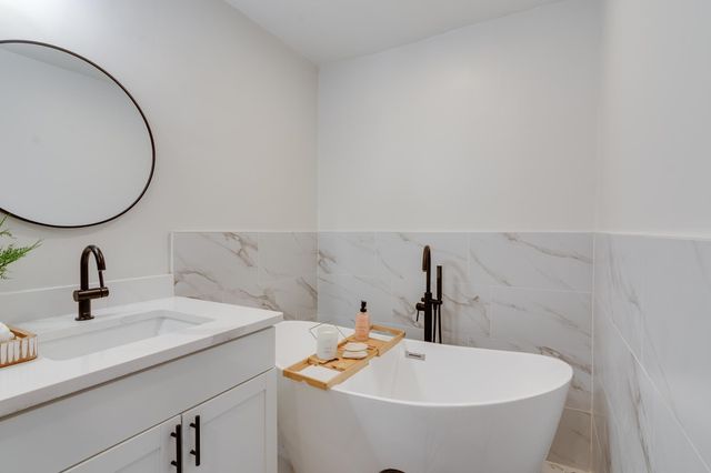 2053 YOUNG AVE, Memphis, TN 38104