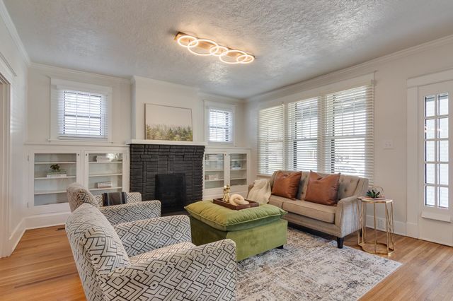 2053 YOUNG AVE, Memphis, TN 38104