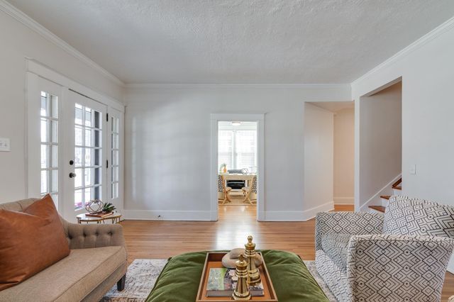 2053 YOUNG AVE, Memphis, TN 38104