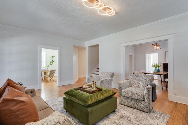 2053 YOUNG AVE, Memphis, TN 38104