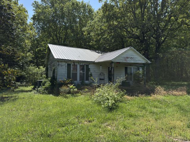 5312 Bluff Springs Rd, Mcminnville, TN 37110