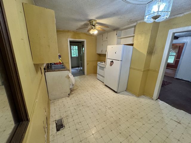 5312 Bluff Springs Rd, Mcminnville, TN 37110