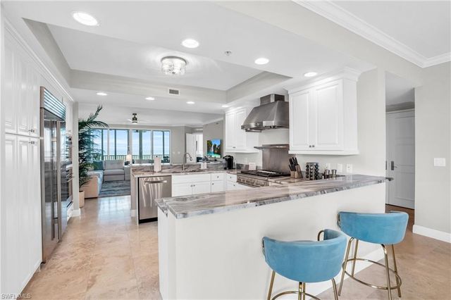 265 Indies WAY 1404, Naples, FL 34110