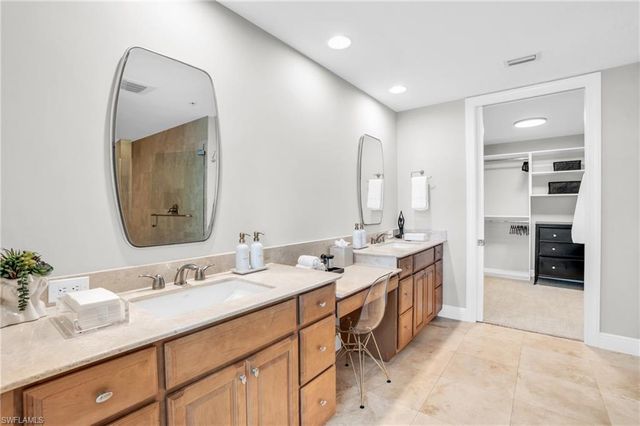 265 Indies WAY 1404, Naples, FL 34110