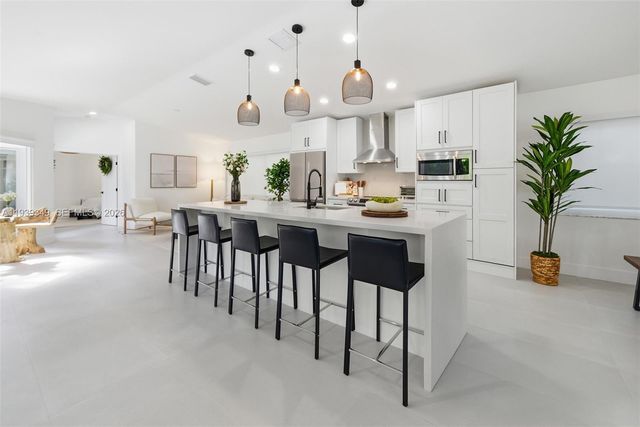 3700 Justison Rd, Miami, FL 33133