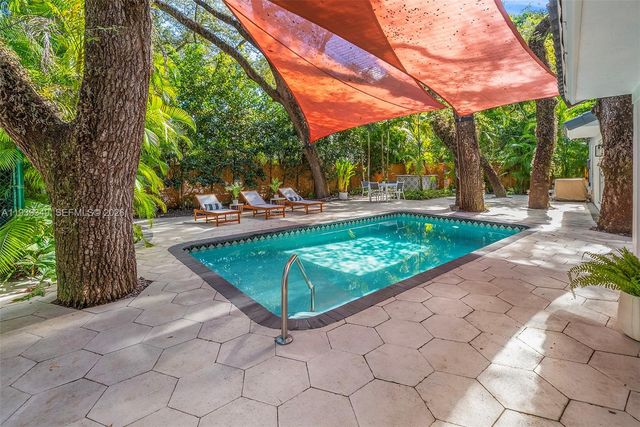 3700 Justison Rd, Miami, FL 33133