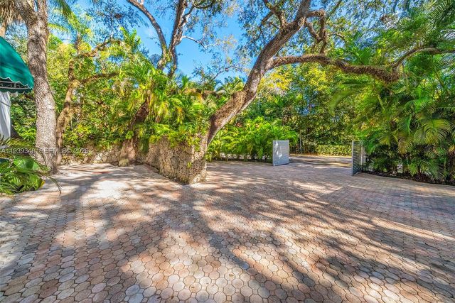 3700 Justison Rd, Miami, FL 33133