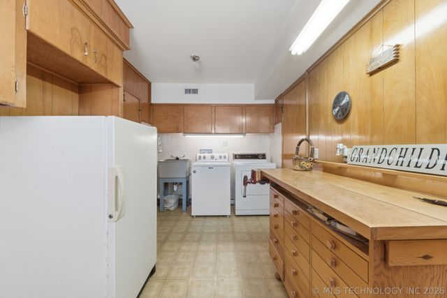 1324 Lariat Drive, Bartlesville, OK 74006