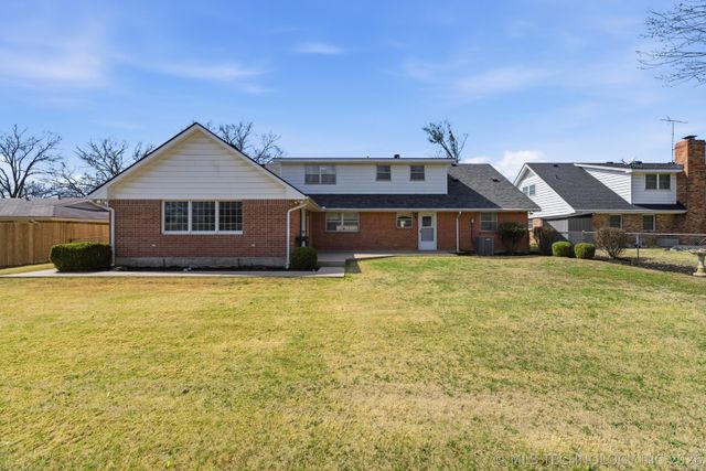 1324 Lariat Drive, Bartlesville, OK 74006