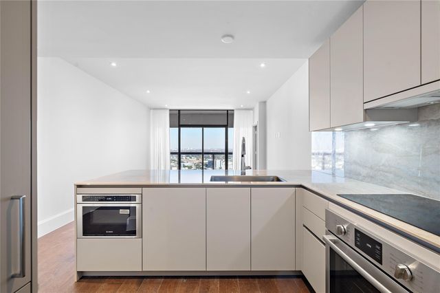 1701 Hermann Drive 24A, Houston, TX 77004