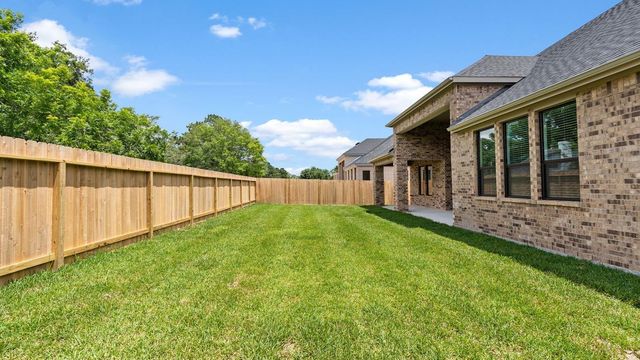2300 Friendswood Trail, Friendswood, TX 77546